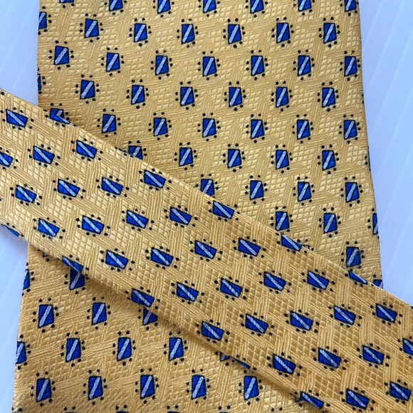 J Garcia‎ Nevsky Collection Fourteen Yellow Blue White Diamond Silk Mens Tie - Picture 6 of 7